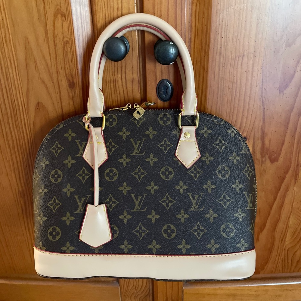 FUN FAKE! Handbag
